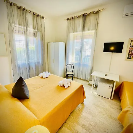 Minturnae ホテル スカウリ