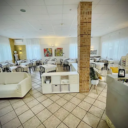 Hotel Minturnae 2*