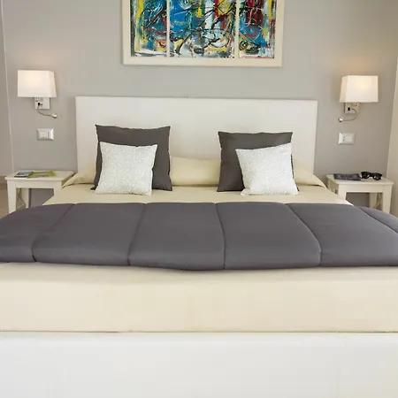 Hotel Minturnae 2*