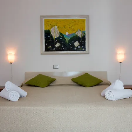 Minturnae 2* スカウリ